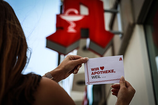 „Wir lieben Apotheke, weil…“: Patienten in Nordrhein setzen sich für ihre Vor-Ort-Apotheken ein